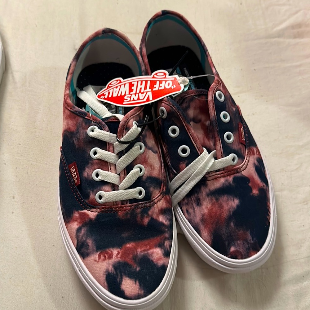 NWT Vans comfy cush sole grunge tie-dye shoes. Perfect condition